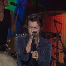 VIDEO: Harry Styles Performs 'What Makes You Beautiful' at Jingle Bell Ball