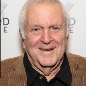 Joel Grey & John Kander to Each Receive a 2023 Special Tony Award for Lifetime Achiev