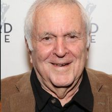 Joel Grey & John Kander to Each Receive a 2023 Special Tony Award for Lifetime Achiev