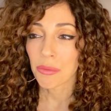 VIDEO: Broadway's Yvette Gonzalez-Nacer Covers HADESTOWN and WAITRESS In Spanish!