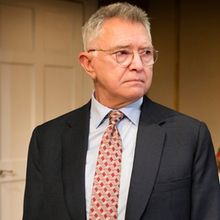 Martin Shaw Urges Theatres to Block Phone Signals to Tackle Disruption