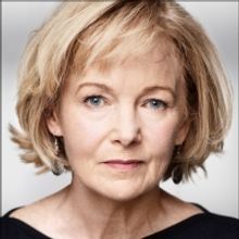 Signature Sets Cast for ESCAPED ALONE