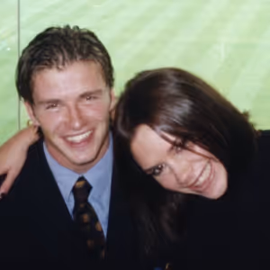 Vide: BECKHAM MEETS VICTORIA In New Clip From Netflix Series