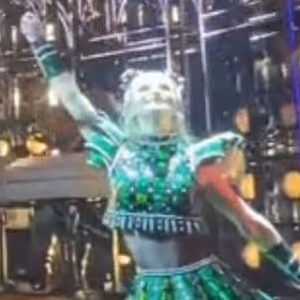 Video: SIX On Broadway Welcomes Dylan Mulvaney, Abigail Barlow and More