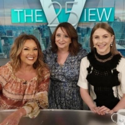 VIDEO: Vanessa Williams, Rachel Dratch, & Julianne Hough Talk POTUS on THE VIEW