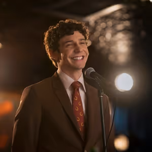 Exclusive: Ben Levi Ross Performs Bobby Darin Song in ELSBETH Season 3 Finale