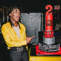 Photos/Video: MJ THE MUSICAL Celebrates Two Years on Broadway Video
