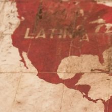 TYZA, Artista Visual Que Concluirá El Mural LATINO/A AMERICA En El Laboratorio Arte 