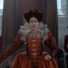 Video: Watch Sneak Peek Clip From Season 2 Premiere of THE SERPENT QUEEN