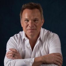 Interview: Two-Time Tony Winner Norbert Leo Butz Brings Three Decades of Broadway to 