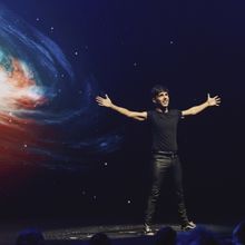 Review Roundup: EL MAGO POP Opens on Broadway