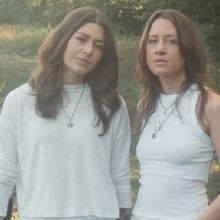 Larkin Poe Share 'An Acoustic Companion EP'