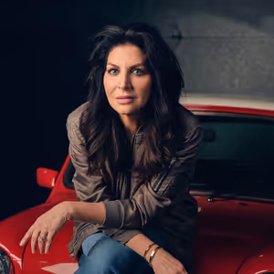 Tammy Pescatelli Kicks Off Aventura's 2025–2026 Comedy Series