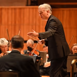 London Philharmonic Orchestra to Appear At Carnegie Hall With Violinist Patricia…