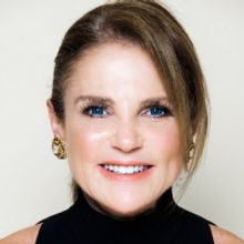 TOVAH IS LEONA! Comes to The Mizner Park Cultural Center