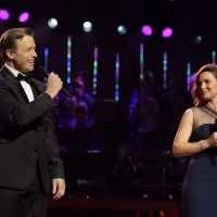Simon Gleeson And Natalie O'Donnell Star in LIVE IN YOUR LOUNGE ROOM