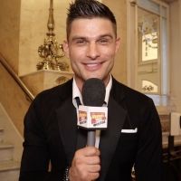 VIDEO: HERE COME THE BOYS Arrives at the London Palladium