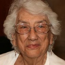 Dolores Castro, Poeta De Gran Trayectoria Y Apasionada De La Literatura