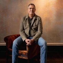 Vince Gill To Receive the 2025 CMA Willie Nelson Lifetime Achievement Award