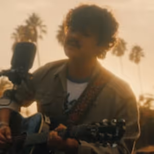 Video: Flatland Cavalry Debuts New Acoustic 'A Thousand Miles An Hour' Performance…