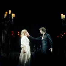 Review: DRACULA at Turner Theater