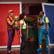 Review: AN UNLIKELY HERO at Metro Theater Company