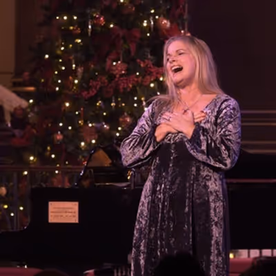 VIDEO: Caroline Sheen Performs Winter Wonderland at Annual Theatre Chaplaincy UK Christmas Concert
