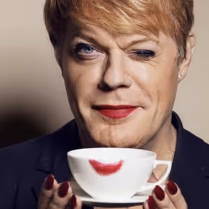SUZY EDDIE IZZARD TALKS SHAKESPEEARE N'STUFF [FORSOOTH] is Coming to Chicago Shakespeare Theater