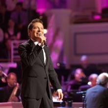 Review: STANDARD TIME WITH MICHAEL FEINSTEIN Honors NYC Songs at Carnegie Hall
