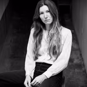 Anna Tivel Premieres New Single 'Desperation' Ahead of Album