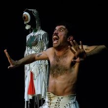 Crítica: VÉRTEBRA at TEATRO SERGIO MAGAÑA