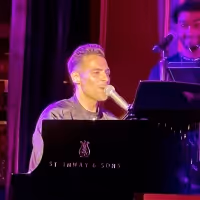 BWW Review: MICHAEL MOTT & FRIENDS Makes You Want to Get Up On Your Feet at 54 Below
