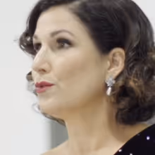 Video: See Stephanie J. Block as Lilli Vanessi in a Photoshoot for KISS ME, KATE at…
