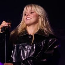Video: Watch Rene&eacute; Rapp Perform 'Too Well' & 'Pretty Girls' at the VMAs