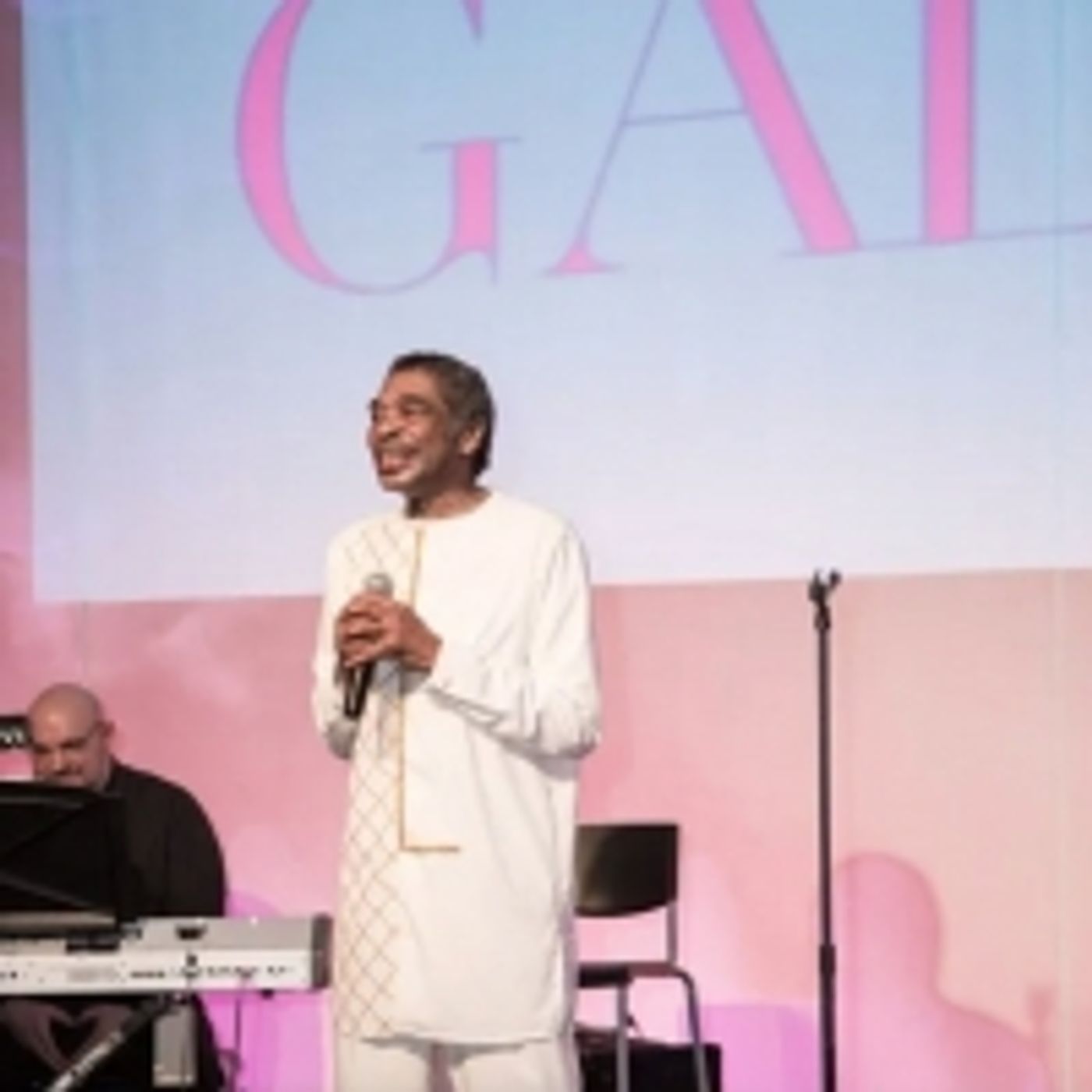 Wake Up With BWW 5/26: HADESTOWN Band Diversity Initiative, LES MISERABLES in Tokyo, and More!  Image