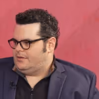 VIDEO: Josh Gad Shares His Reading Tradition With TODAY SHOW Video