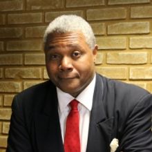 ESC'S Darryl Maximilian Robinson Wins 2022 Making The World Happening Award From Alle