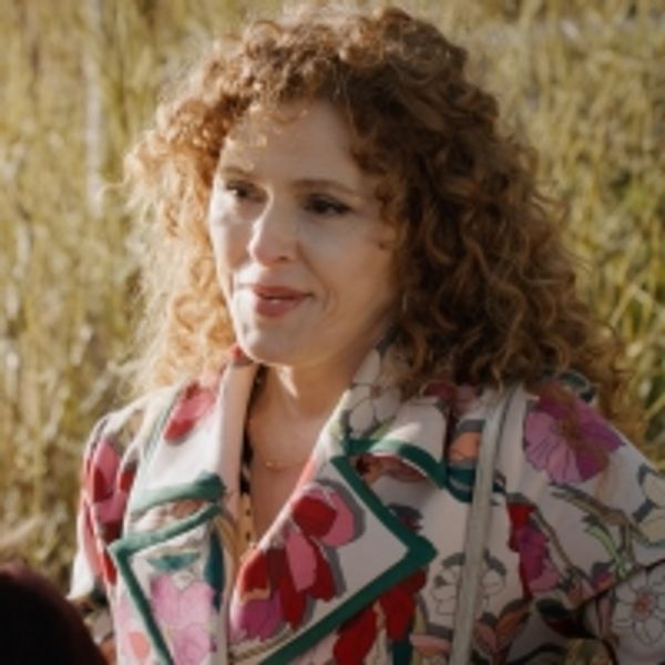 VIDEO: Bernadette Peters Returns to ZOEY'S EXTRAORDINARY PLAYLIST - Broadway Theater Video