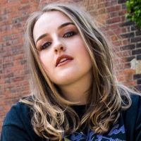 Nell Mescal Shares New Single 'Homesick'