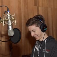 BWW Exclusive: DEAR EVAN HANSEN's Andrew Barth Feldman Gets Together with Carols For…