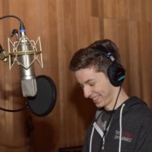 BWW Exclusive: DEAR EVAN HANSEN's Andrew Barth Feldman Gets Together with Carols For 