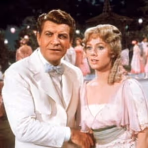 IT: WELCOME TO DERRY Showrunners Share Why THE MUSIC MAN is Featured in the New…