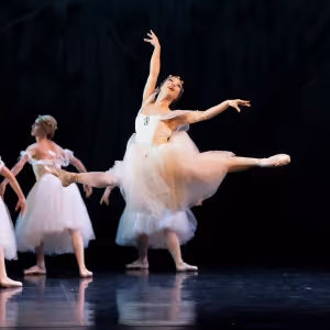 Interview: Shohei Iwahama of LES BALLETS TROCKADERO DE MONTE CARLO