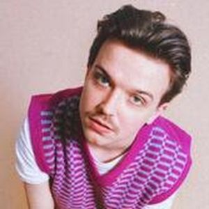 Gareth Donkin Announces Debut LP 'Welcome Home'