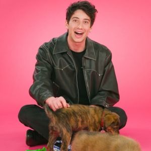 Video: Milo Manheim and Liz Gillies Talk LITTLE SHOP, Favorite Musicals in Puppy Inte