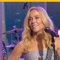Sheryl Crow Performs 'If It Makes You Happy' On GMA Summer Concert Series