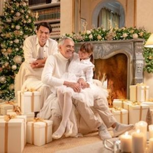 Andrea, Matteo and Virginia Bocelli Release Together a Family Christmas Deluxe…
