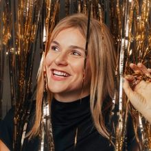 Sketch Star Davina Bentley Will Bring DANCING WHILE OLD to Edinburgh Fringe