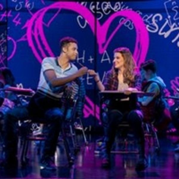 Review Roundup: MEAN GIRLS Brings its 'Fetch' Tour Back to the Stage; What Are the Cr Photo
