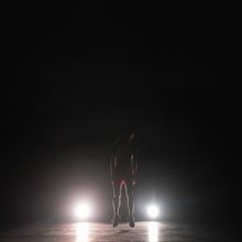 El Bobo, De Nicolás Poggi, Reflexiona Sobre El Cuerpo De Un Artista En Escena